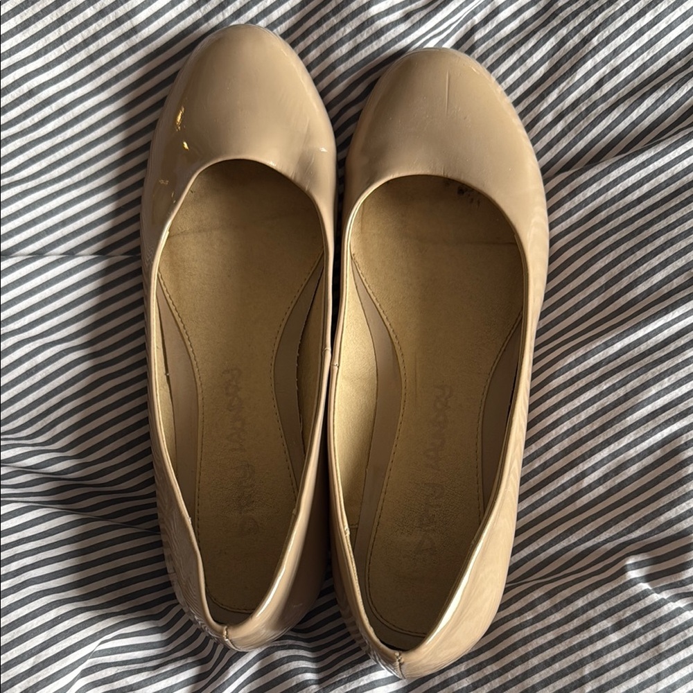 Women's Tan Ballet Flats